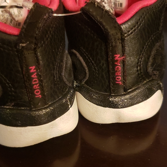 Youth Jordans size 7 - Picture 3 of 6